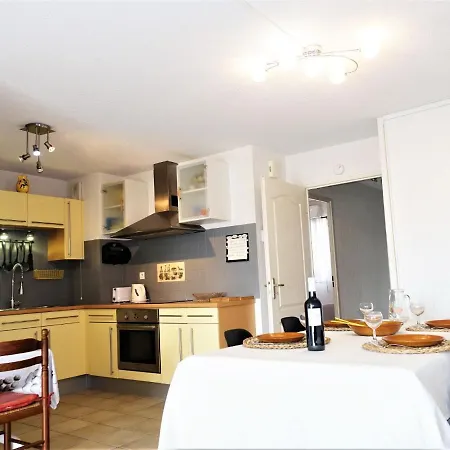 Les Grandes Bleues 2-5 By Interhome