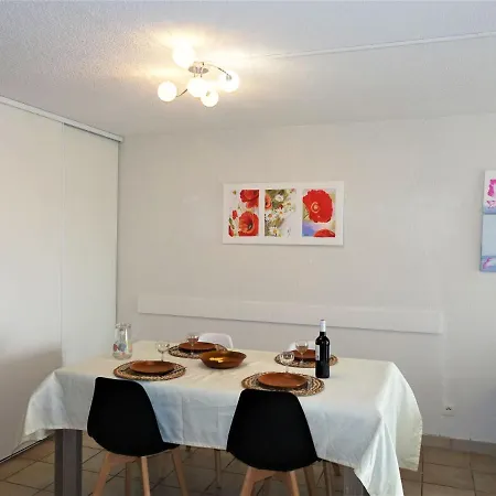 Les Grandes Bleues 2-5 By Interhome *